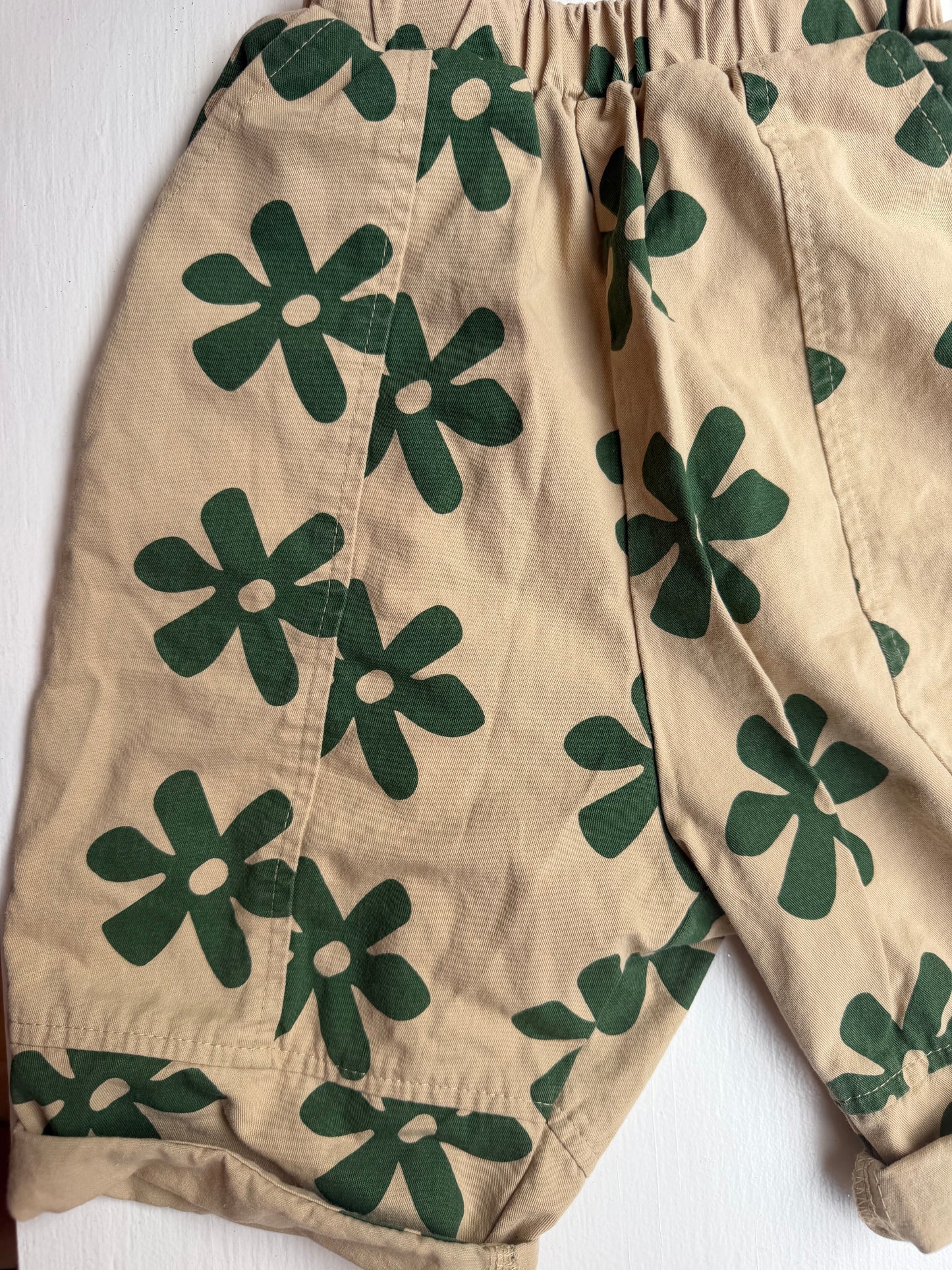 green flower pants