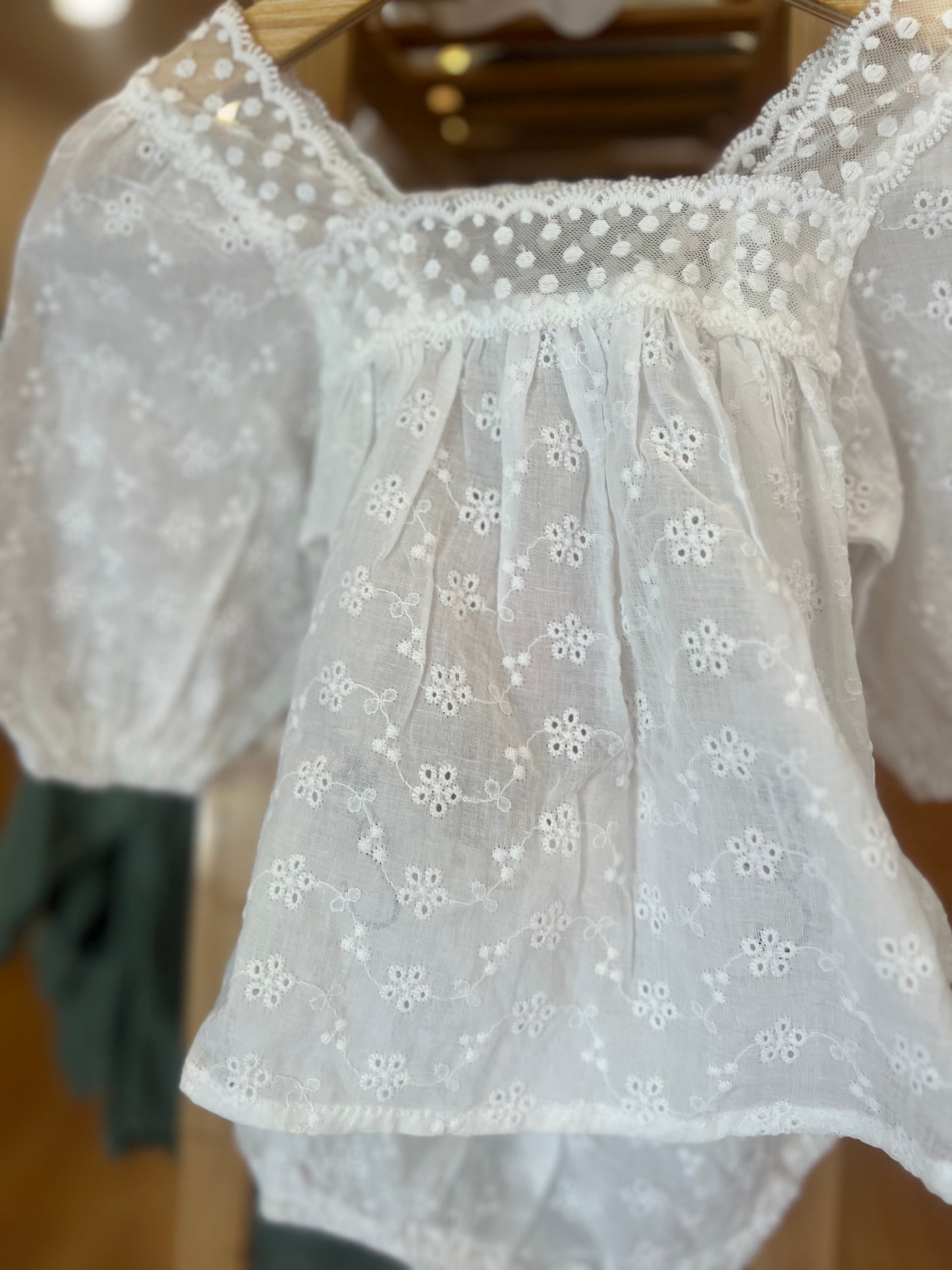 white blossom set