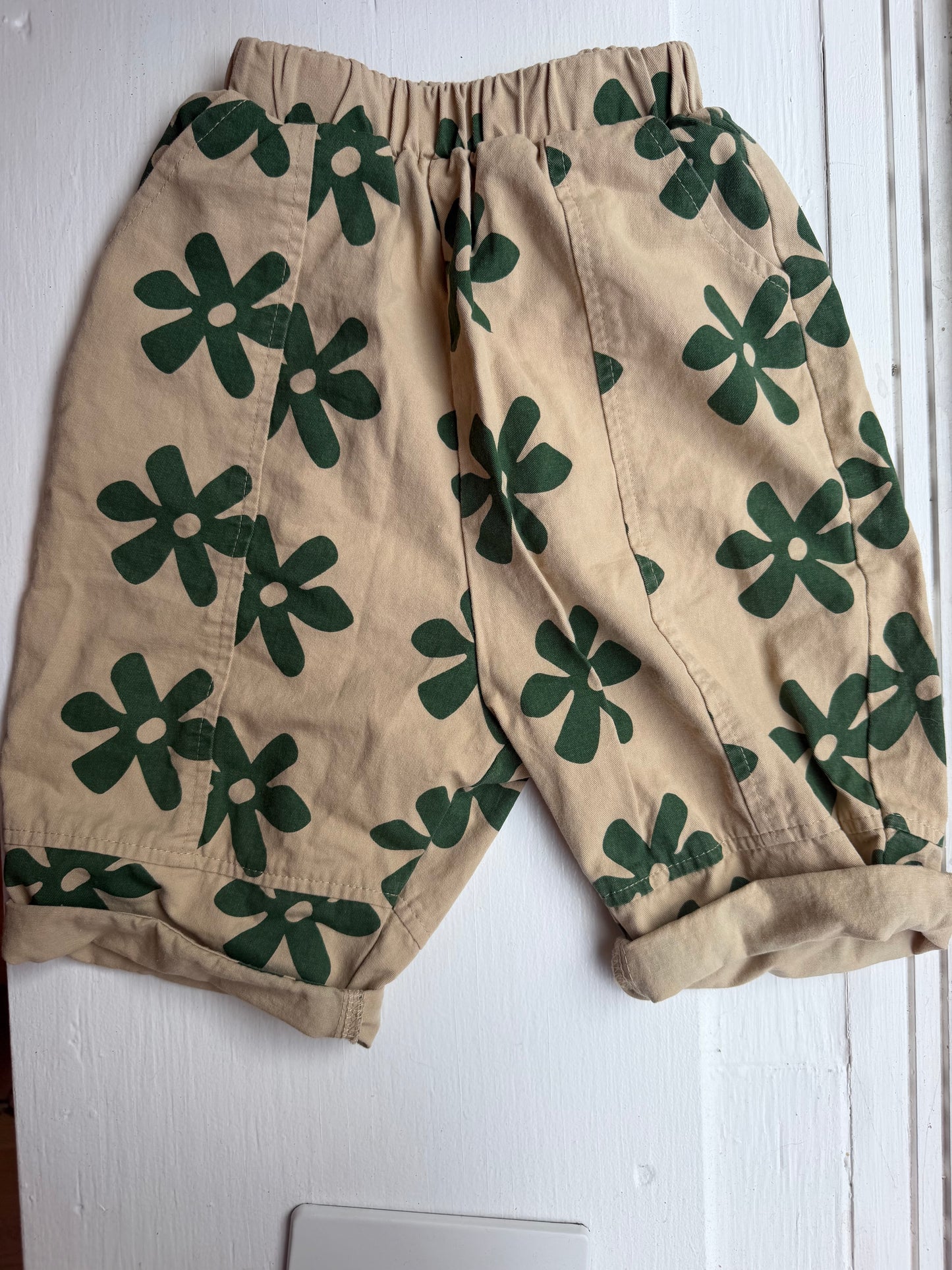 green flower pants